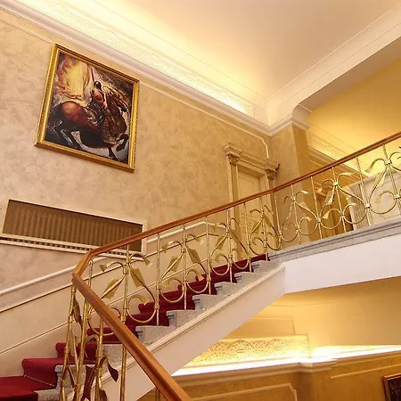 Royal Golf Отель
