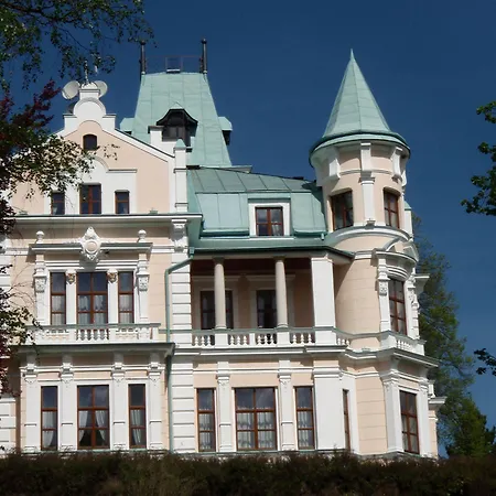 Отель Royal Golf Карловы Вары