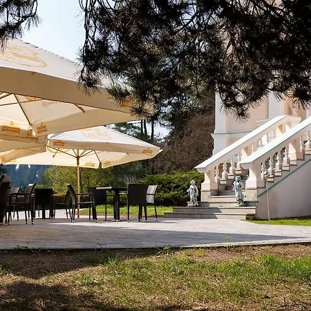 Royal Golf Hotel